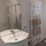3 公寓 *