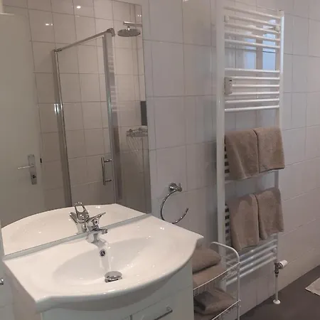 3 Apartment *